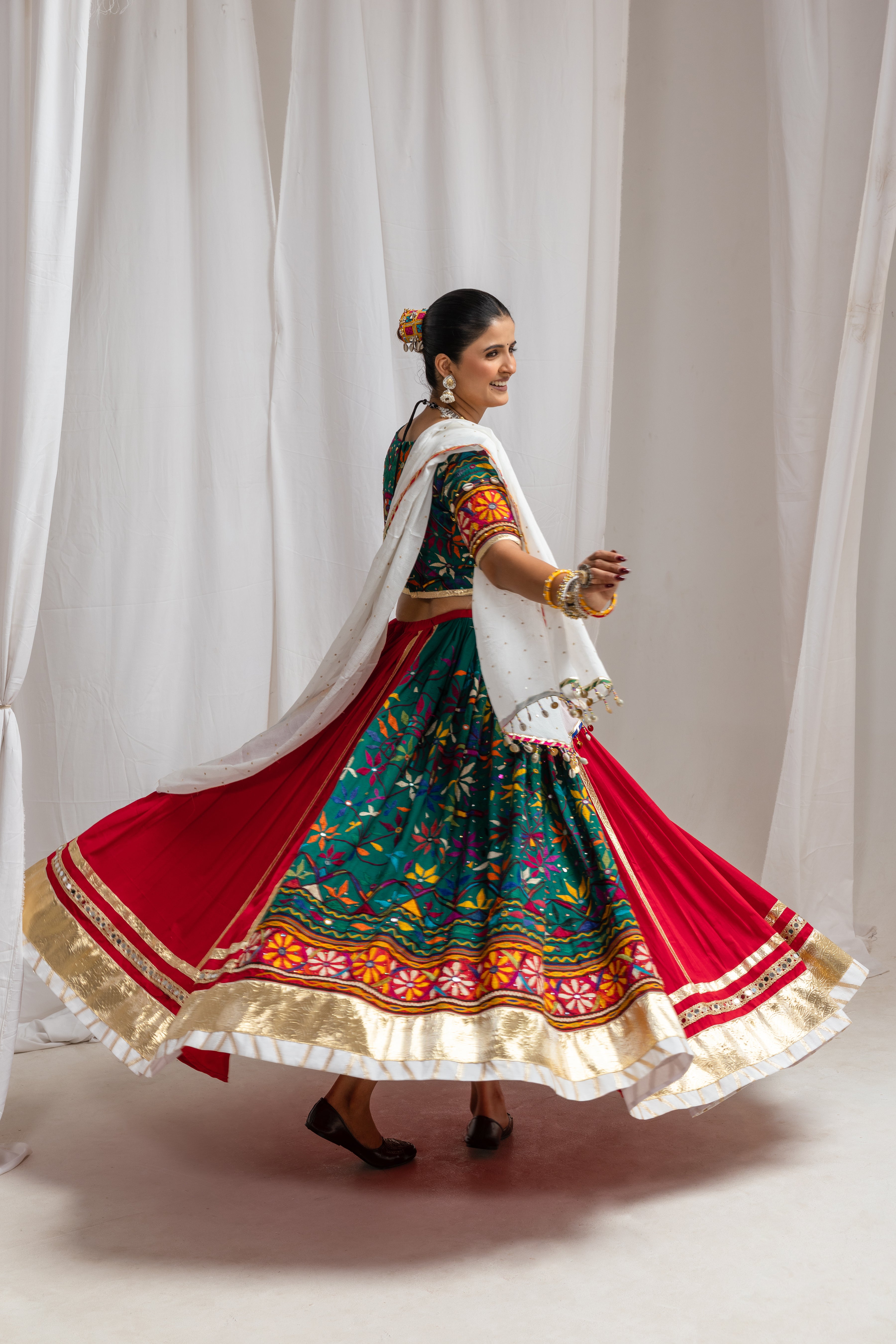 Meera Choli Raas'26