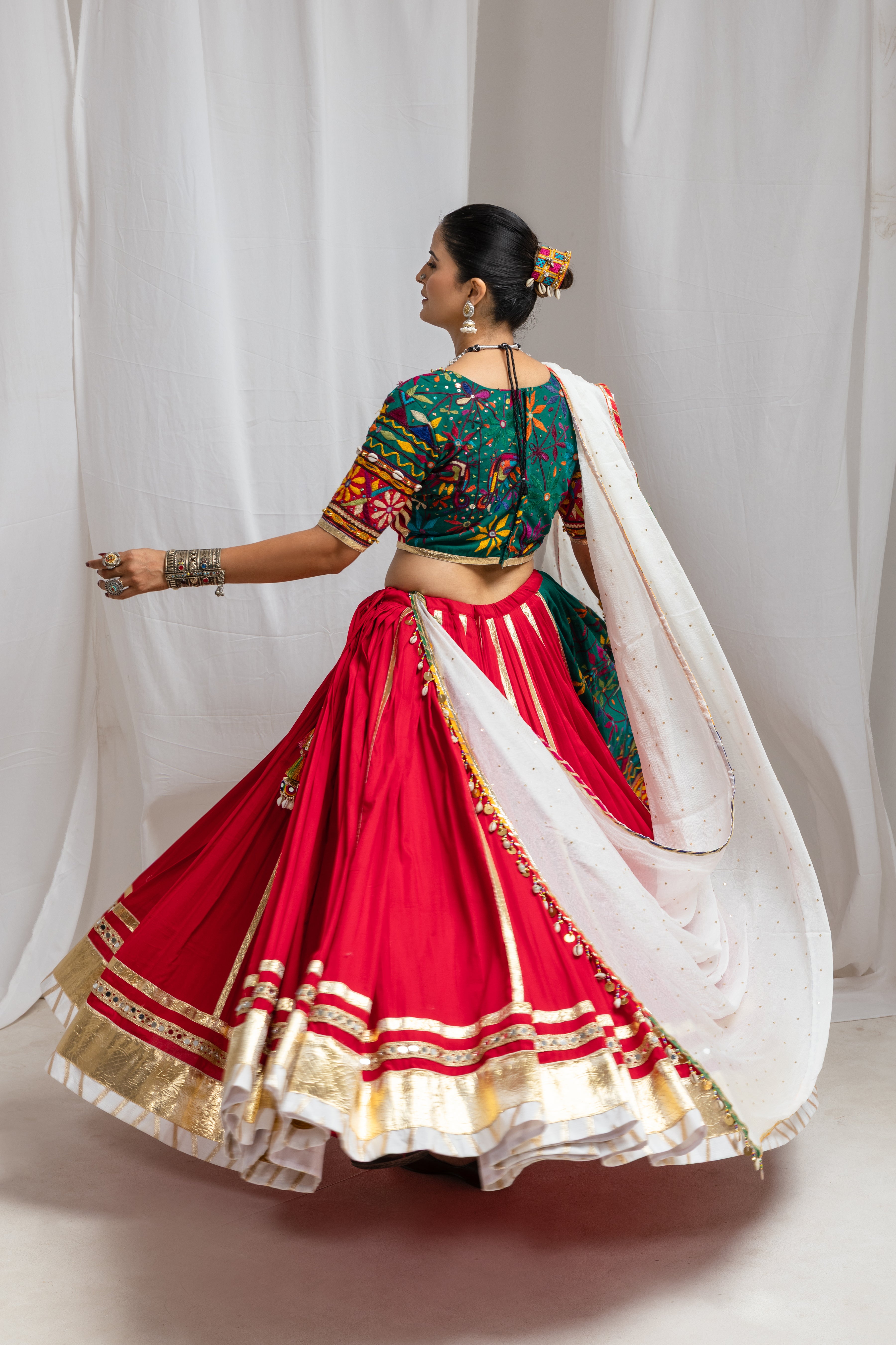 Meera Choli Raas'26