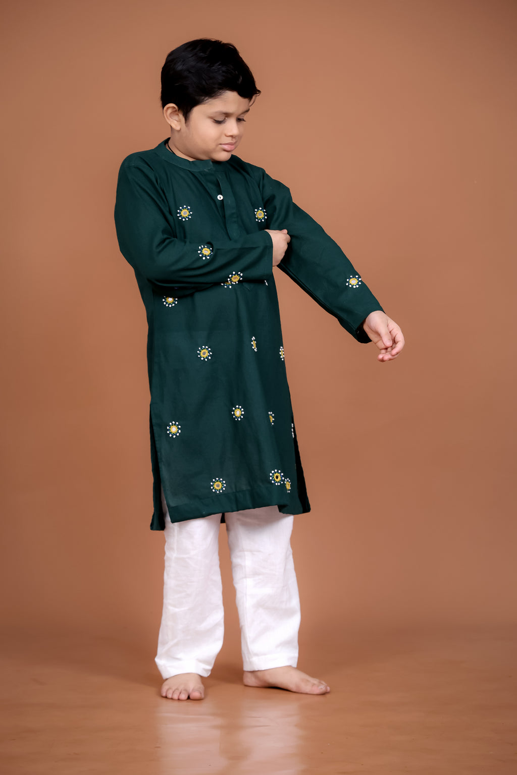 KANUDO BOYS KURTA RAAS'26