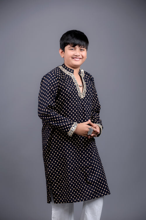 BLACK BANDHANI BOYS KURTA RAAS'26