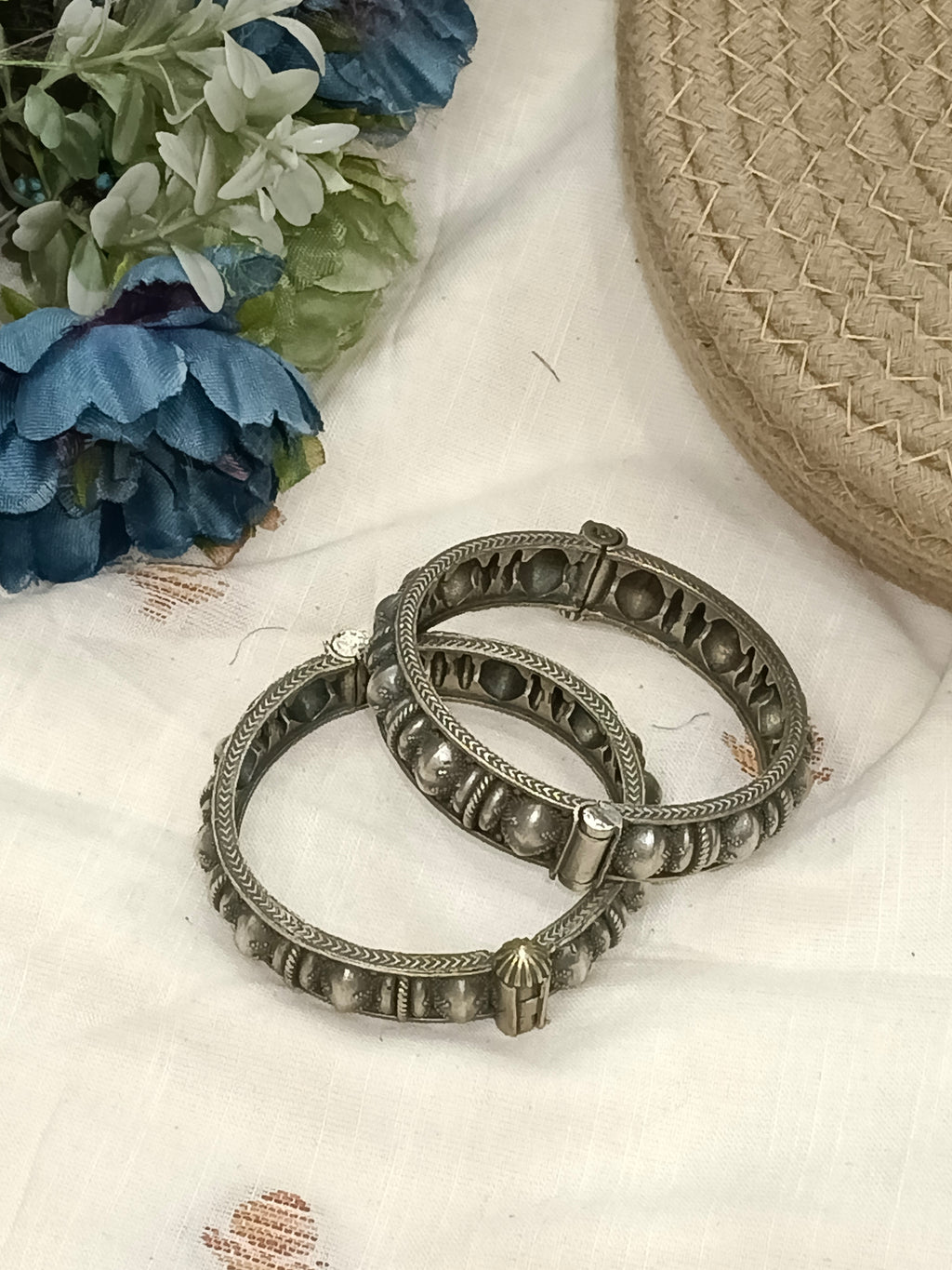 Alaknanda German Silver Kada