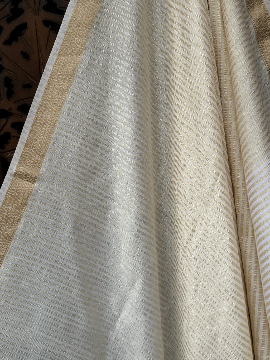 Handwoven Munga Silk Dupatta with Zari Borders – Ivory & Gold