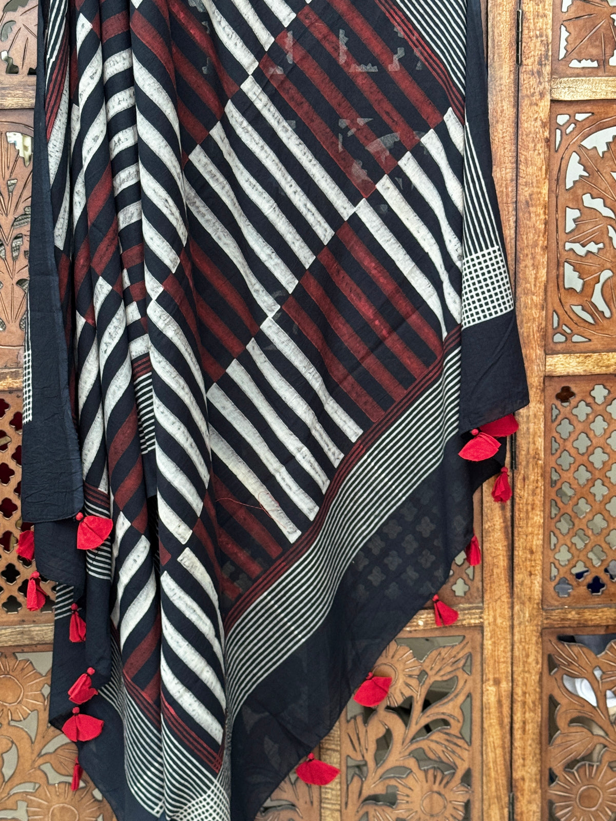 HANDBLOCK PRINTED COTTON AJRAKH DUPATTA