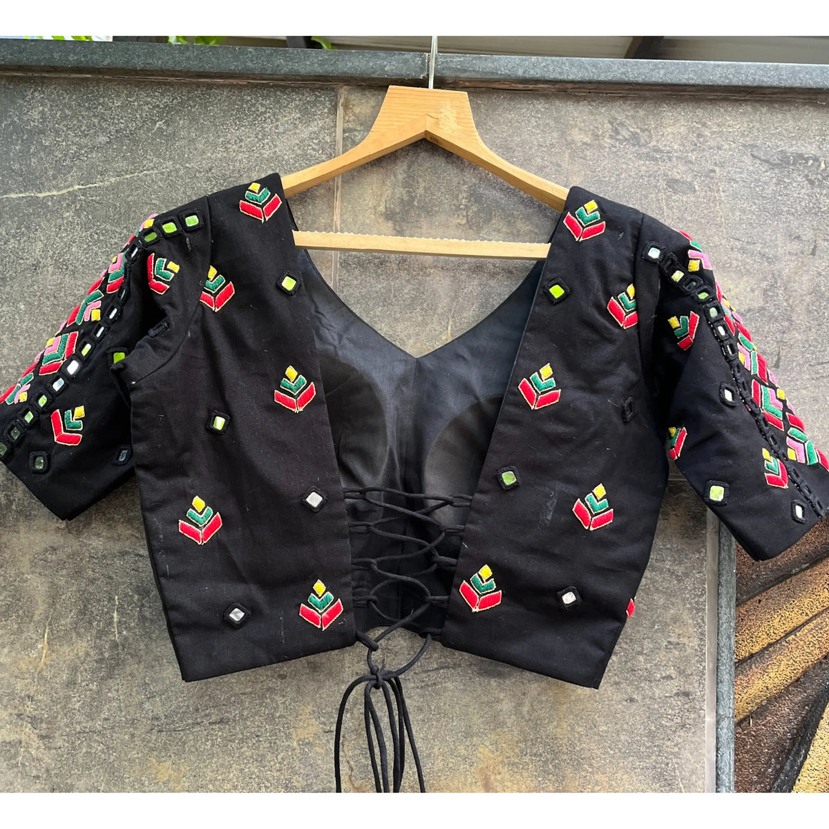 BLACK THREADWORK BLOUSE HANDMADEAHOLIC BY MISHKA