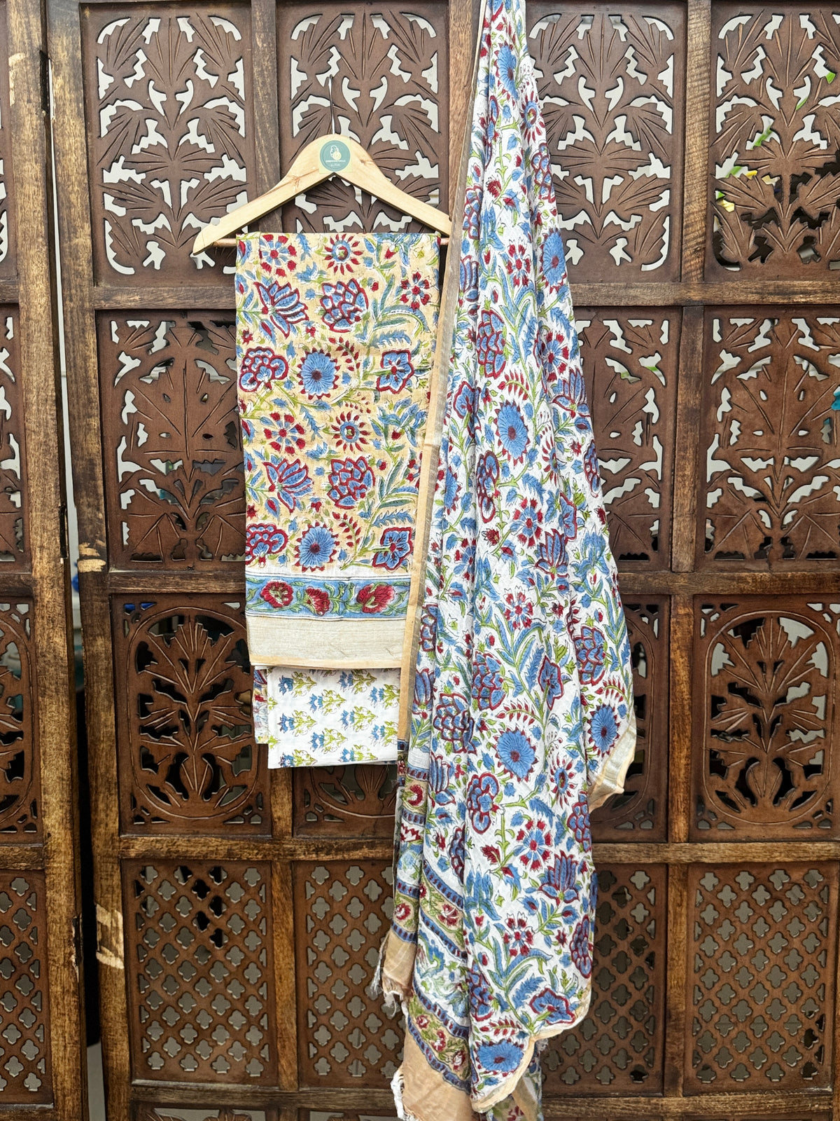 LINEN HANDBLOCK SUIT