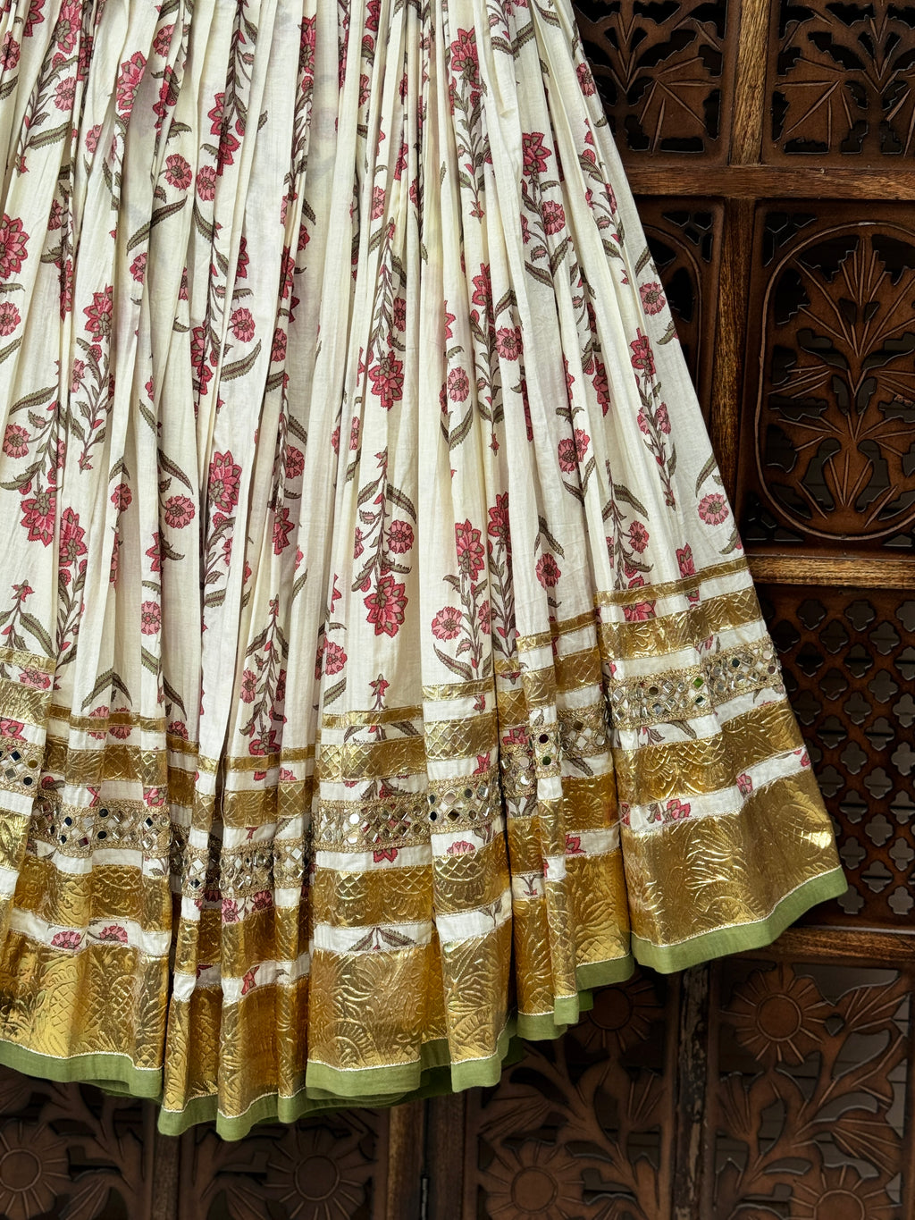 Kasumbi Skirt Raas'26