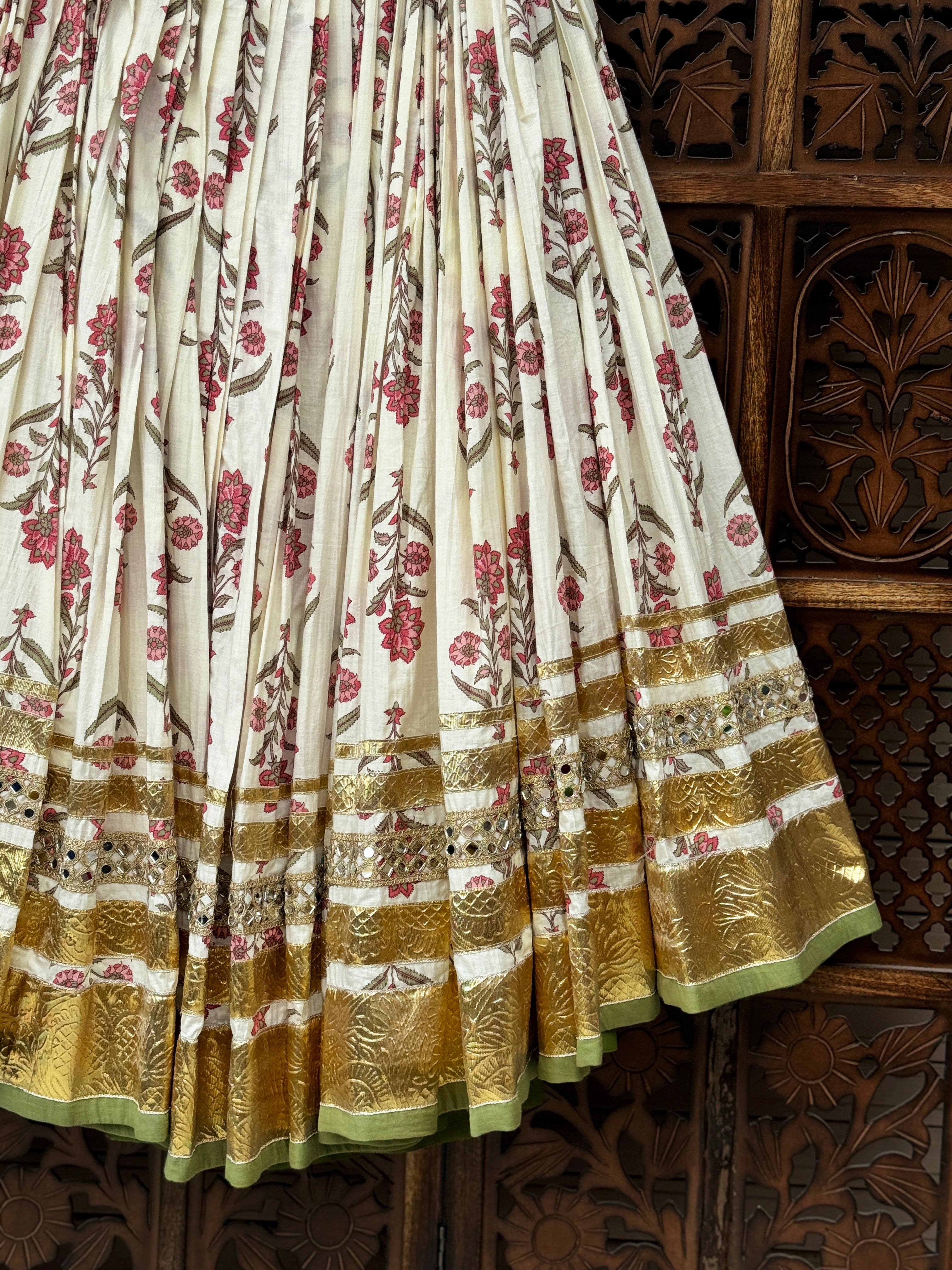 Kasumbi Skirt Raas'26
