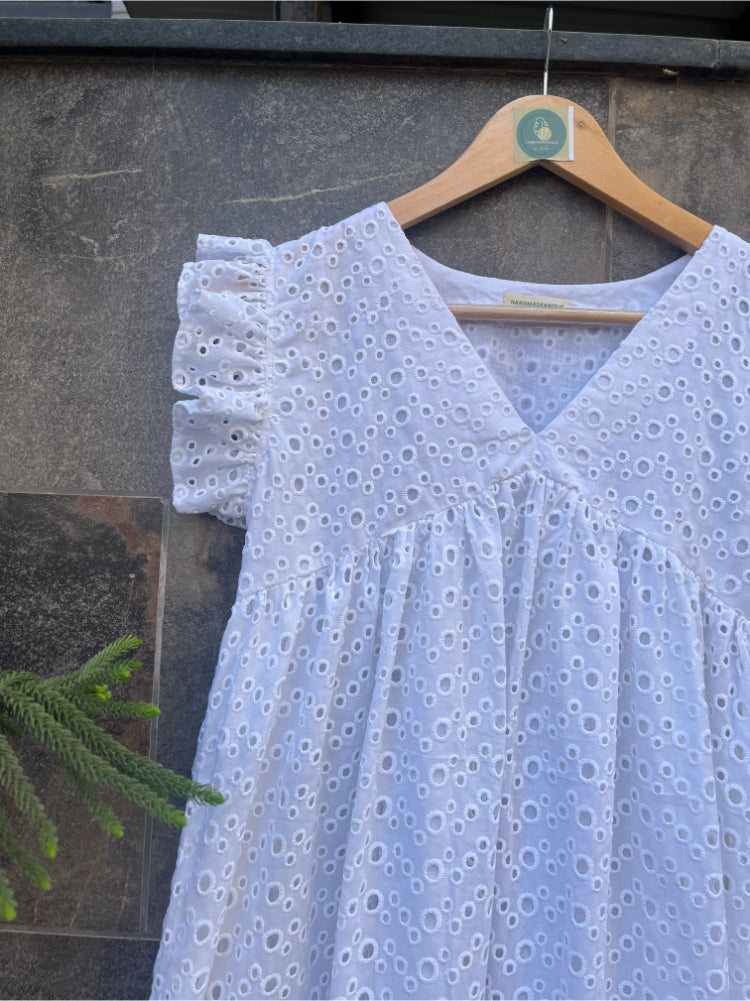V NECK SCHIFFY WHITE SMOCK DRESS HANDMADEAHOLIC BY MISHKA