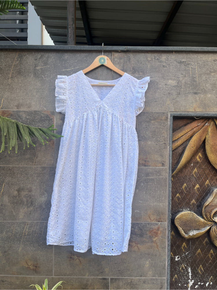 V NECK SCHIFFY WHITE SMOCK DRESS HANDMADEAHOLIC BY MISHKA