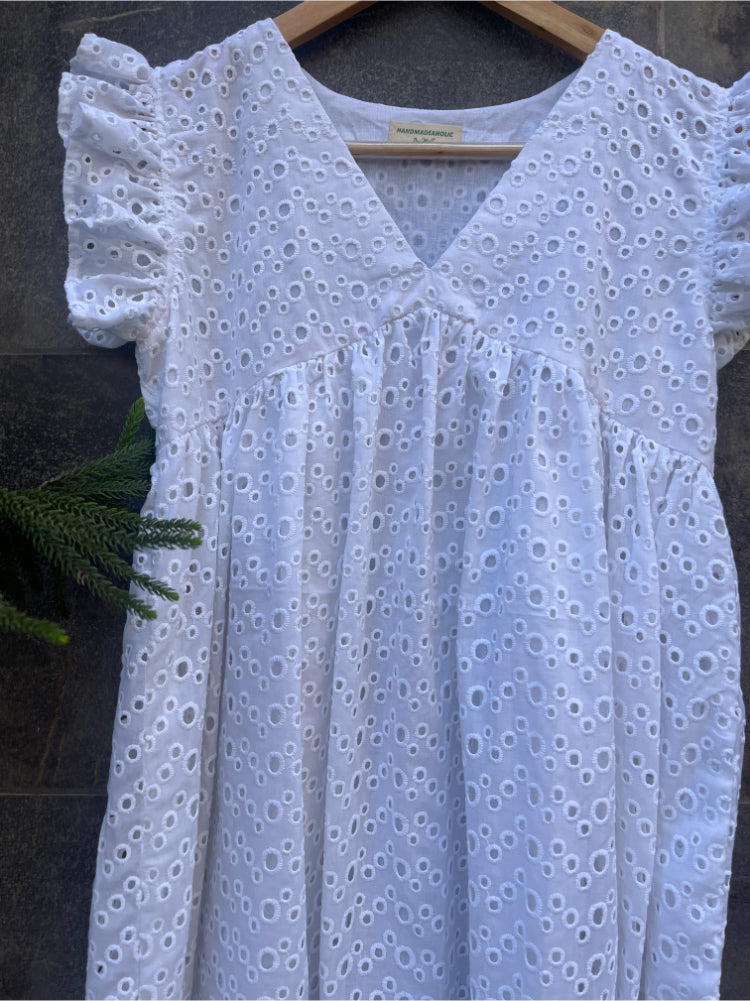 V NECK SCHIFFY WHITE SMOCK DRESS HANDMADEAHOLIC BY MISHKA