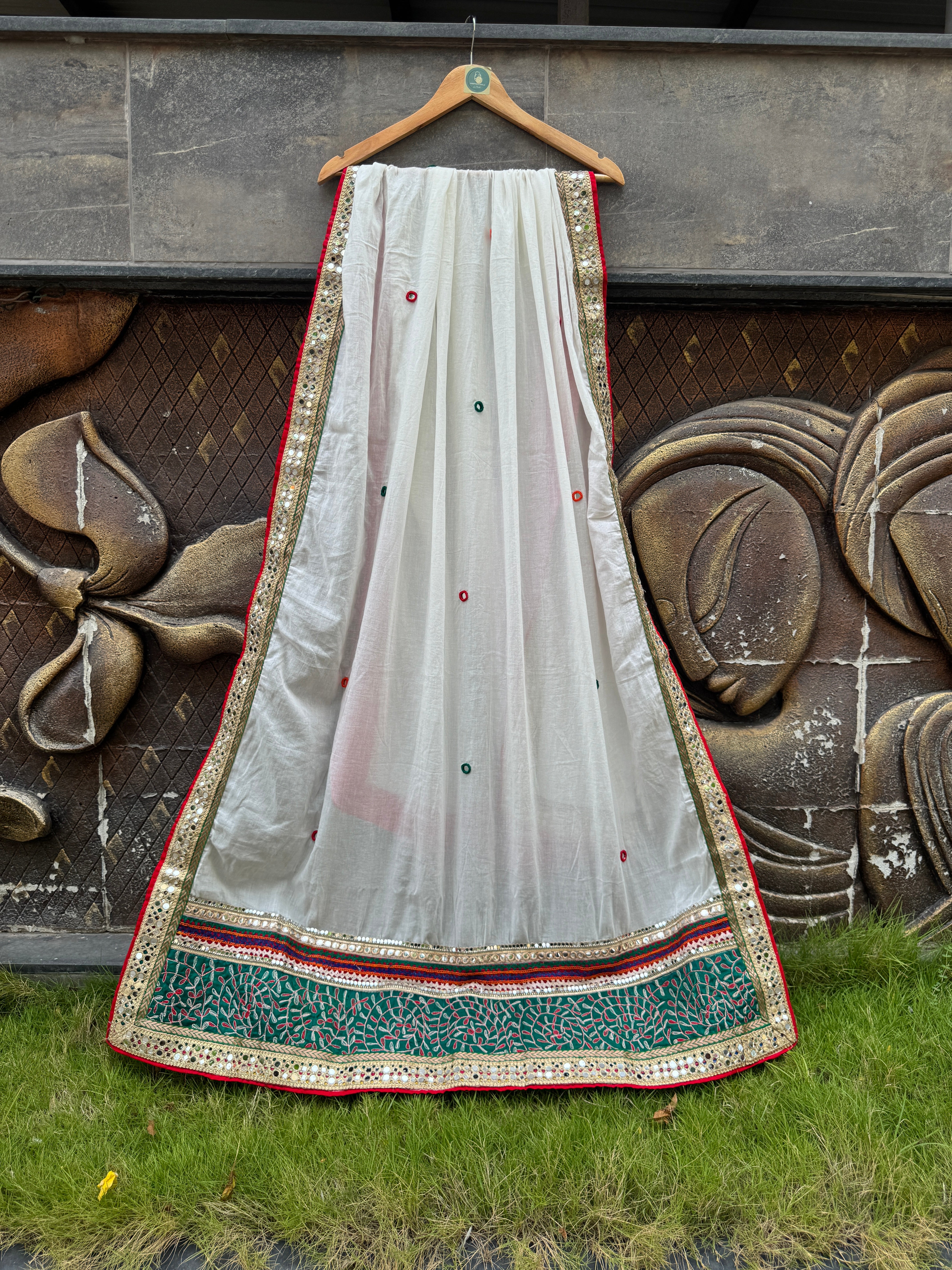 Off-White Varajana Dupatta HANDMADEAHOLIC BY MISHKA